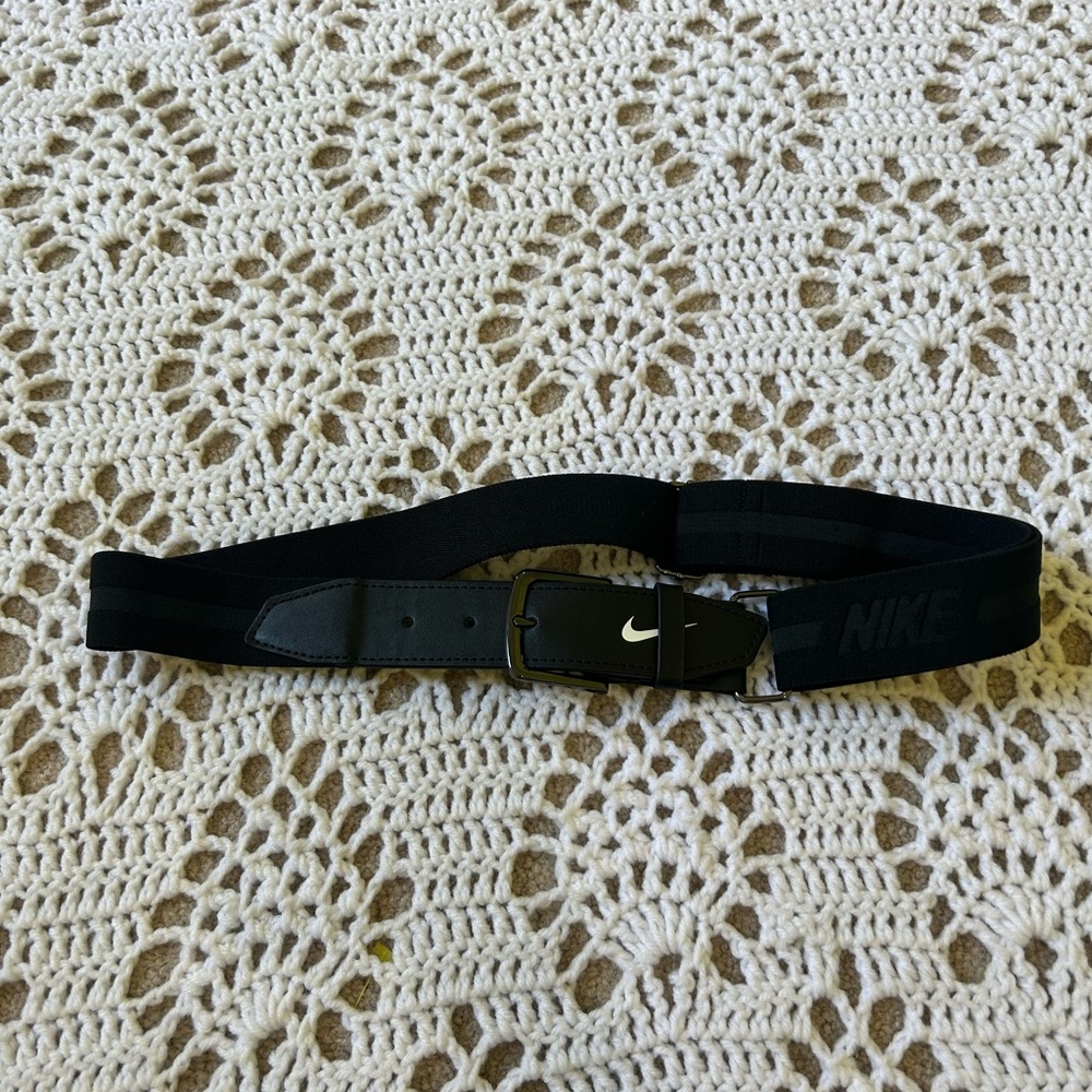 Nike Men's One Size Adjustable Baseball Belt With White Swoosh Athletic Sporty